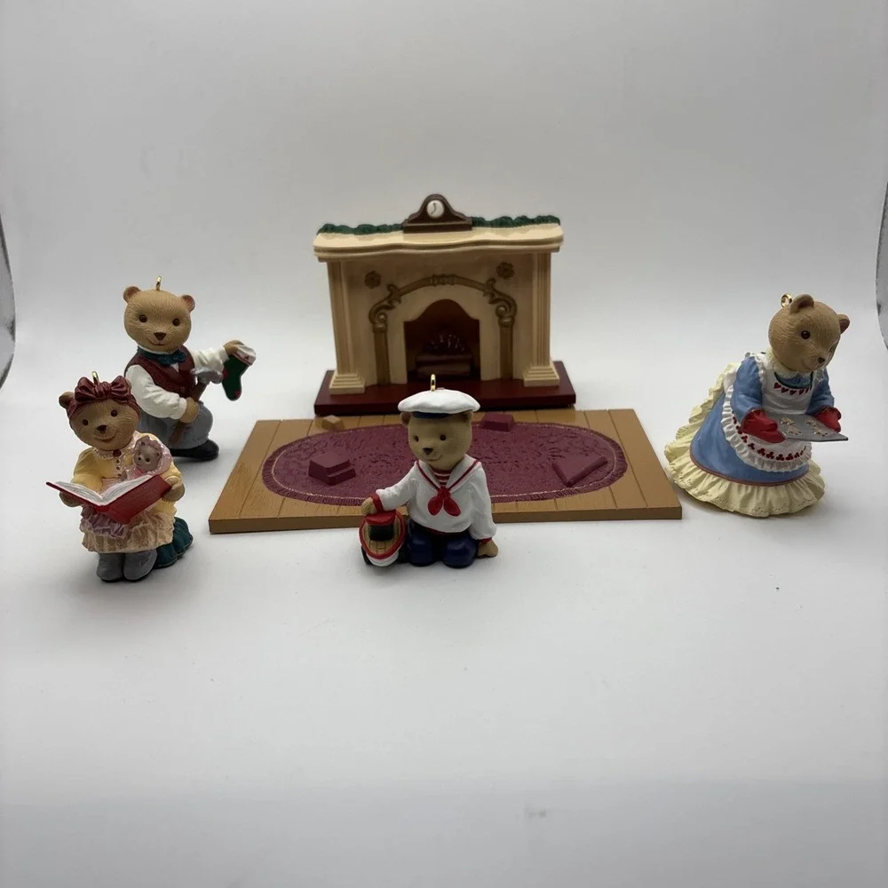 Hallmark Keepsake Ornaments The Bearingers Of Victoria Circle‎ 5 Pc Set 1993 Box